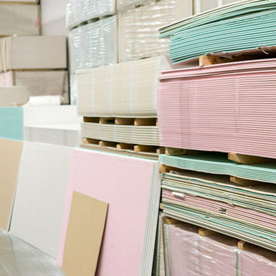 Guter Preis 15mm feuerbeständige Fasergipsplatten-rote Farbe für Innendecke Online