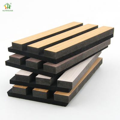 Guter Preis Customized 550kg/m3 ~ 880kg/m3 Density Black MDF+Polyester Fiber Acoustic Slat Wall Panel with More than 5 Years Warranty Online
